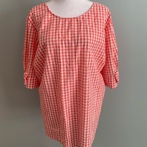 Coral/white gingham top w/keyhole back closure, elbow length sleeves w/bow. NWT